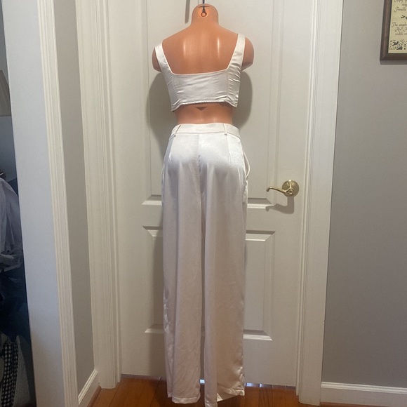 PRINCESS POLLY Huxley 2p Ivory Satin Crop Tank & Pleated Wide Leg Pants Sz 4 $85 - Picture 6 of 13